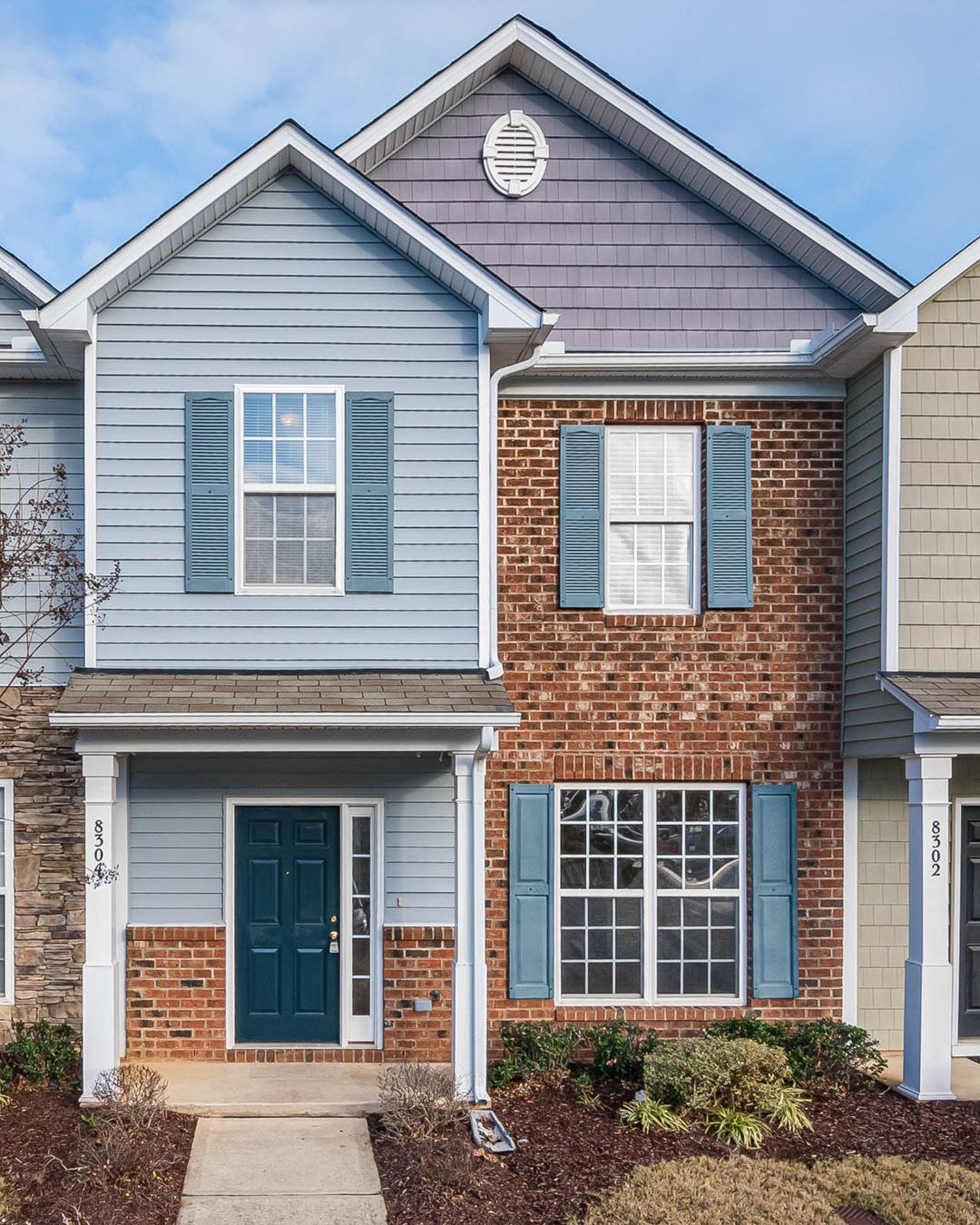 7 Signs It May Be Time for a Siding Replacement | Roca’s Painters, LLC